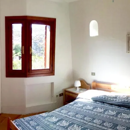 Con Piscina - Appartamentiflarida Lägenhet